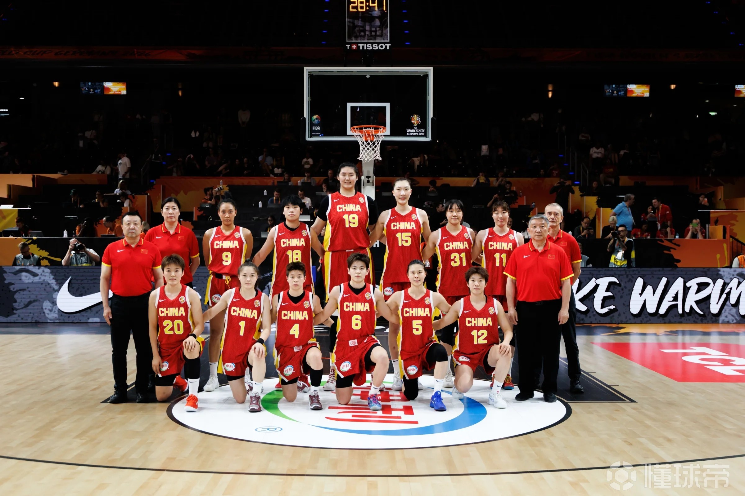 半场战报：中国女篮29-49落后美国女篮，罗欣棫11+5，韩旭6分